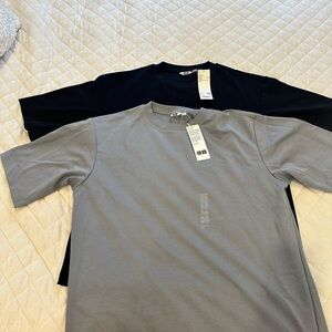 Uniqlo Gray and Black Short Sleeve Tees